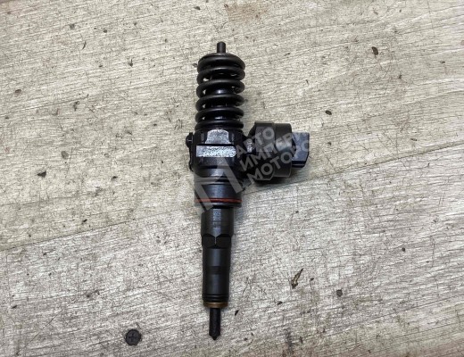 Форсунка Volkswagen Golf IV (1J) 1997-2004  Volkswagen Golf Golf IV (1J) 1997-2004