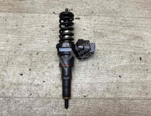 Форсунка Volkswagen Golf IV (1J) 1997-2004  Volkswagen Golf Golf IV (1J) 1997-2004
