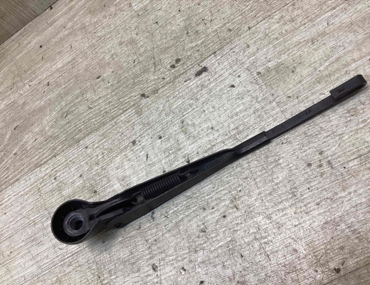 Щеткодержатель задний Ford Fiesta V 2001-2008  Ford Fiesta Fiesta V 2001-2008
