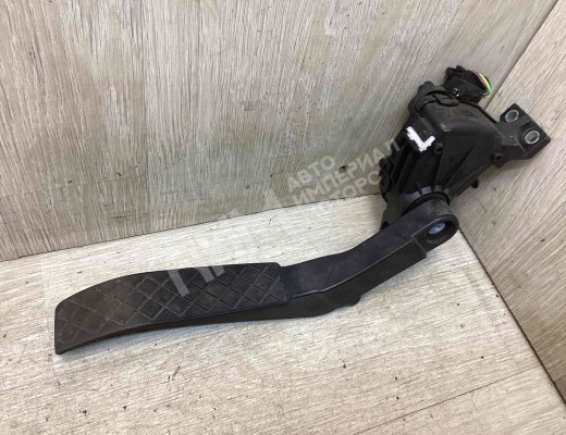 Педаль газа Volkswagen Touareg I (7L) 2002-2006  Volkswagen Touareg Touareg I (7L) 2002-2006