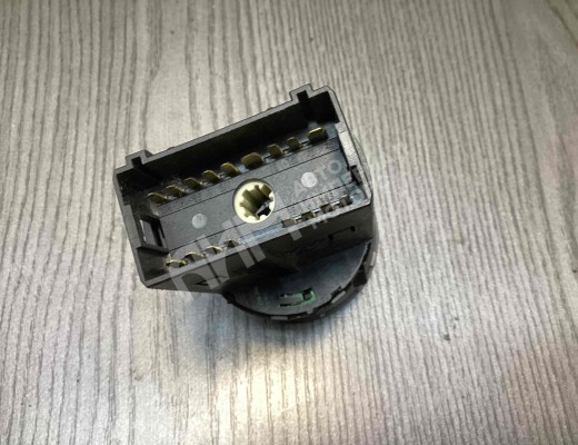 Переключатель света Volkswagen Golf IV (1J) 1997-2004  Volkswagen Golf Golf IV (1J) 1997-2004