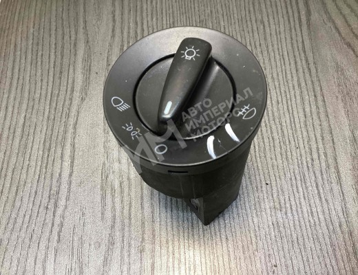 Переключатель света Volkswagen Golf IV (1J) 1997-2004  Volkswagen Golf Golf IV (1J) 1997-2004