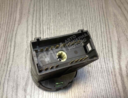 Переключатель света Volkswagen Golf IV (1J) 1997-2004  Volkswagen Golf Golf IV (1J) 1997-2004