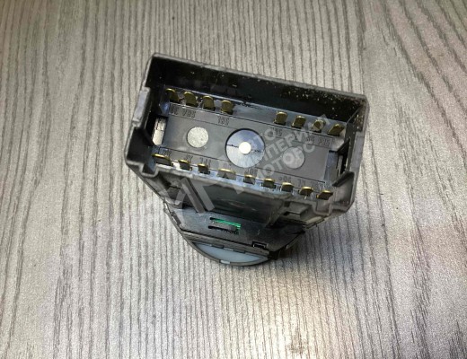 Переключатель света Volkswagen Golf IV (1J) 1997-2004  Volkswagen Golf Golf IV (1J) 1997-2004