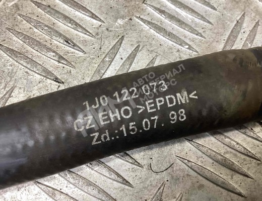 Патрубок отопителя (печки) Volkswagen Golf IV (1J) 1997-2004  Volkswagen Golf Golf IV (1J) 1997-2004