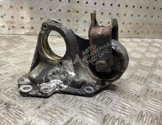 Кронштейн полуоси Peugeot 806 1994-2002  Peugeot 806 806 1994-2002