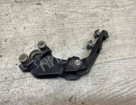 Ролик двери сдвижной Volkswagen Caddy III (2K) 2004-2010  Volkswagen Caddy Caddy III (2K) 2004-2010