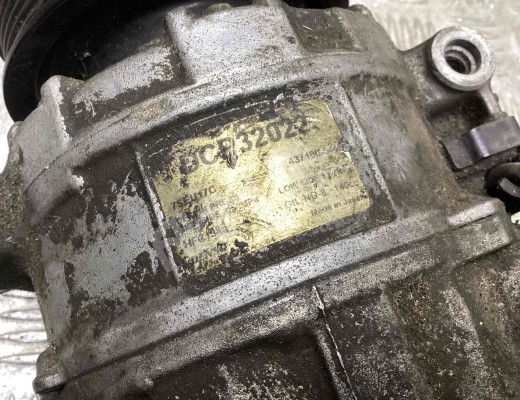 Компрессор кондиционера Volkswagen Touareg I (7L) 2002-2006  Volkswagen Touareg Touareg I (7L) 2002-2006