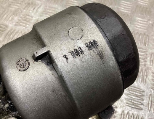 Корпус масляного фильтра BMW 3-Series (E46) 2001-2005 рестайлинг  BMW 3-Series 3-Series (E46) 2001-2005 рестайлинг