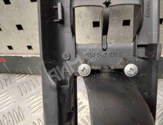 Ручка внутренняя передняя левая Volkswagen Golf IV (1J) 1997-2004  Volkswagen Golf Golf IV (1J) 1997-2004