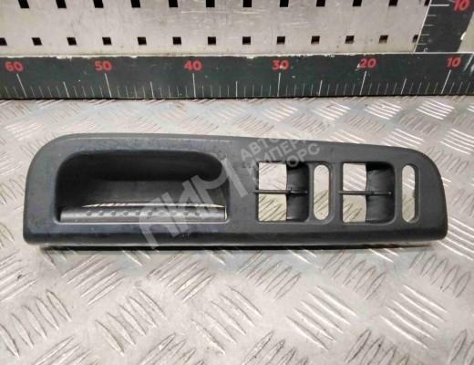 Ручка внутренняя передняя левая Volkswagen Golf IV (1J) 1997-2004  Volkswagen Golf Golf IV (1J) 1997-2004