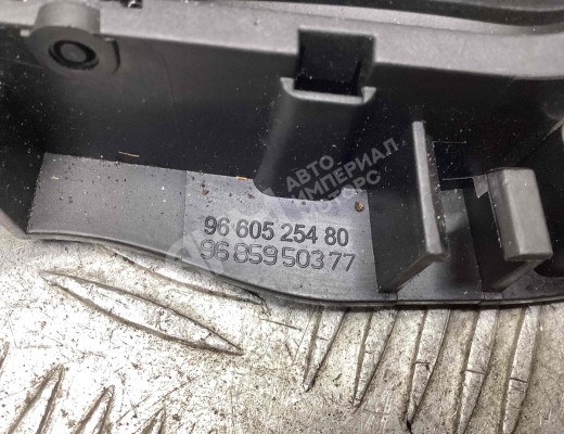 Ручка внутренняя передняя левая Peugeot 308 (T7) 2007-2015  Peugeot 308 308 (T7) 2007-2015