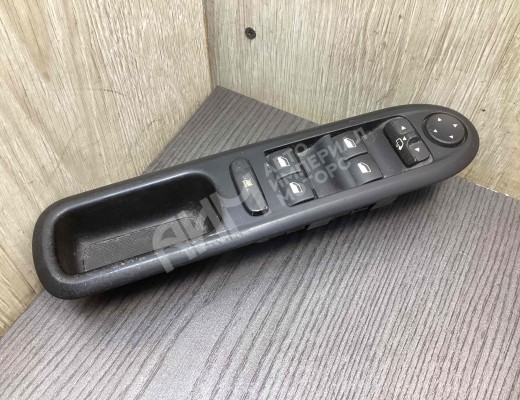 Блок управления стеклоподъемниками Peugeot 407 2004-2010  Peugeot 407 407 2004-2010