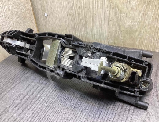 Ручка наружная передняя левая Mercedes E (W211) 2002-2006  Mercedes E E (W211) 2002-2006