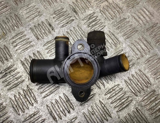 Фланец (тройник) системы охлаждения Peugeot 806 1994-2002  Peugeot 806 806 1994-2002