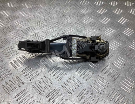 Ручка наружная передняя левая Volkswagen Passat B5 (3B) 1996-2000  Volkswagen Passat Passat B5 (3B) 1996-2000