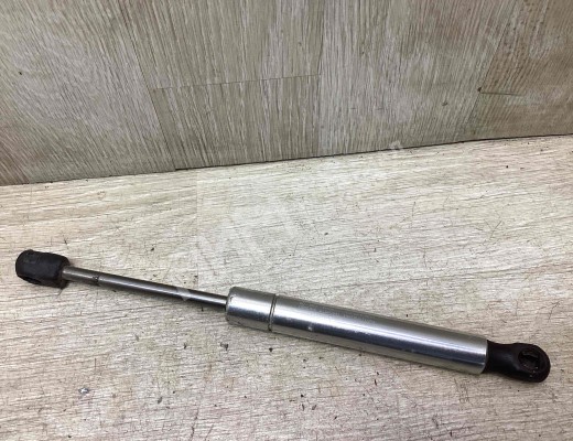 Амортизатор крышки багажника (3-5 двери) Volkswagen Passat B5+ (3B) 2000-2005 рестайлинг  Volkswagen Passat Passat B5+ (3B) 2000-2005 рестайлинг