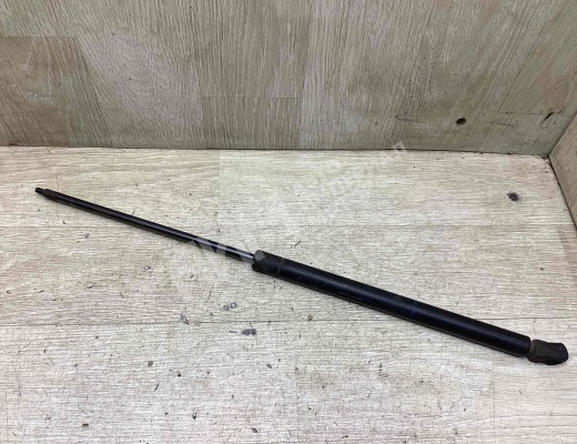 Амортизатор крышки багажника (3-5 двери) Volkswagen Polo IV (9N) 2001-2005  Volkswagen Polo Polo IV (9N) 2001-2005