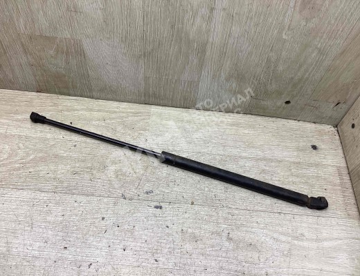 Амортизатор крышки багажника (3-5 двери) Volkswagen Golf IV (1J) 1997-2004  Volkswagen Golf Golf IV (1J) 1997-2004