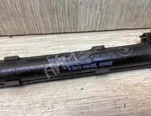 Амортизатор капота BMW 3-Series (E36) 1990-2000  BMW 3-Series 3-Series (E36) 1990-2000