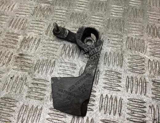 Кронштейн крепления троса КПП Volkswagen Golf V (1K) 2004-2009  Volkswagen Golf Golf V (1K) 2004-2009