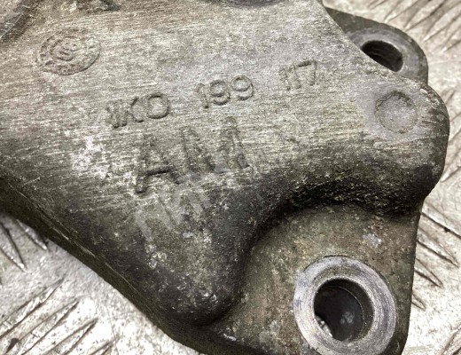 Кронштейн КПП Volkswagen Golf V (1K) 2004-2009  Volkswagen Golf Golf V (1K) 2004-2009