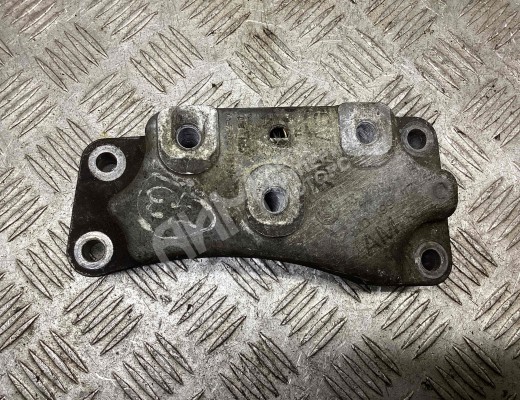 Кронштейн КПП Volkswagen Golf V (1K) 2004-2009  Volkswagen Golf Golf V (1K) 2004-2009