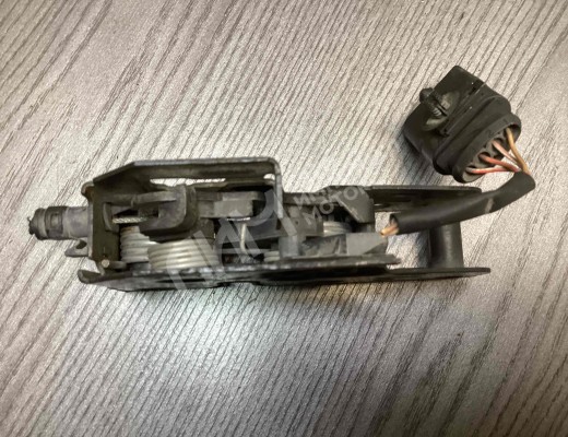 Замок капота Volkswagen Touareg I (7L) 2002-2006  Volkswagen Touareg Touareg I (7L) 2002-2006