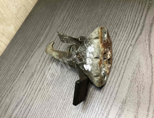 Замок капота Volvo V70 II (SW) 2000-2008  Volvo V70 V70 II (SW) 2000-2008