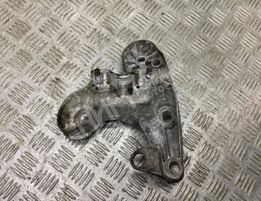 Кронштейн стабилизатора Audi A4 B7 (8EC, 8ED) 2004-2008  Audi A4 A4 B7 (8EC, 8ED) 2004-2008