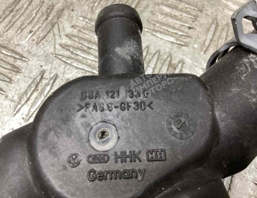 Фланец (тройник) системы охлаждения Volkswagen Golf IV (1J) 1997-2004  Volkswagen Golf Golf IV (1J) 1997-2004