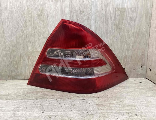 Фонарь задний правый Mercedes C (W203) 2000-2004  Mercedes C C (W203) 2000-2004