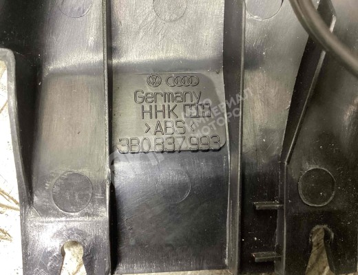 Динамик высокочастотный (пищалка) Volkswagen Passat B5 (3B) 1996-2000  Volkswagen Passat Passat B5 (3B) 1996-2000