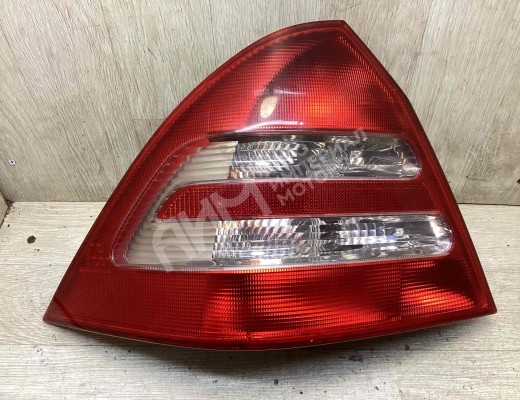 Фонарь задний левый Mercedes C (W203) 2000-2004  Mercedes C C (W203) 2000-2004