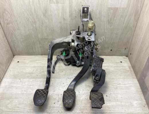Узел педальный (блок педалей) Volkswagen Passat B5 (3B) 1996-2000  Volkswagen Passat Passat B5 (3B) 1996-2000