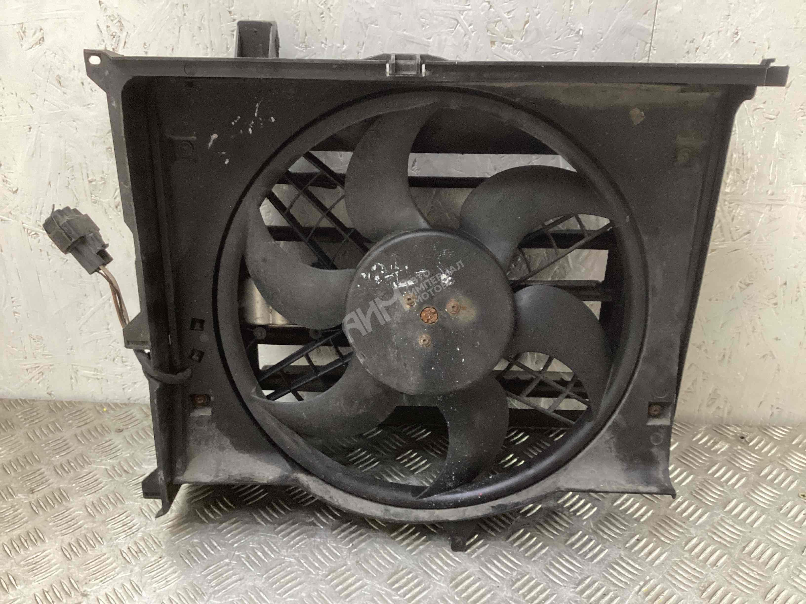 Вентилятор радиатора  BMW 3-Series