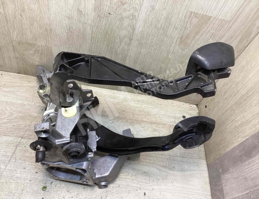 Узел педальный (блок педалей) Volkswagen Passat B5 (3B) 1996-2000  Volkswagen Passat Passat B5 (3B) 1996-2000