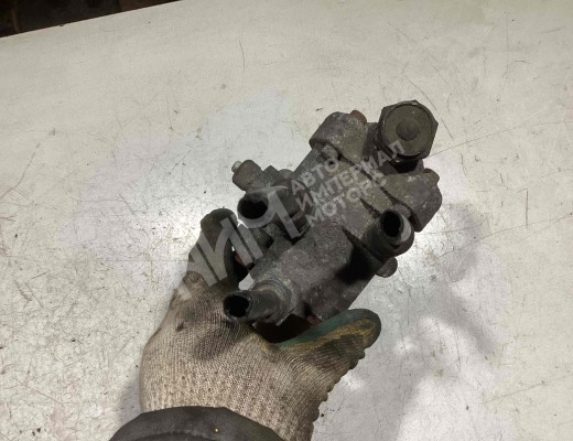 Кран тормозной прицепа Schmitz SKO-24  Schmitz SKO-24 SKO-24