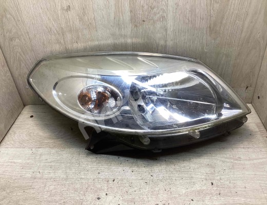 Фара правая Dacia Sandero I (B90) 2008-2012  Dacia Sandero Sandero I (B90) 2008-2012