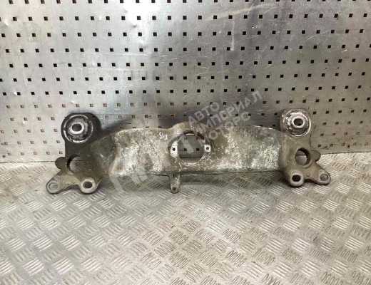 Кронштейн КПП Audi A4 B6 (8EC, 8E5) 2000-2004  Audi A4 A4 B6 (8EC, 8E5) 2000-2004