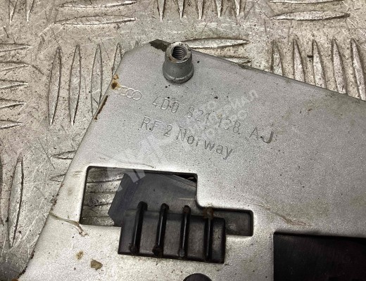 Кронштейн крепления бампера переднего Audi A8 D2 (4D) 1994-2002  Audi A8 A8 D2 (4D) 1994-2002
