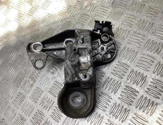 Кронштейн стабилизатора Audi A4 B6 (8EC, 8E5) 2000-2004  Audi A4 A4 B6 (8EC, 8E5) 2000-2004