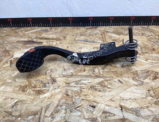 Педаль тормоза Volkswagen Passat B5+ (3B) 2000-2005 рестайлинг  Volkswagen Passat Passat B5+ (3B) 2000-2005 рестайлинг