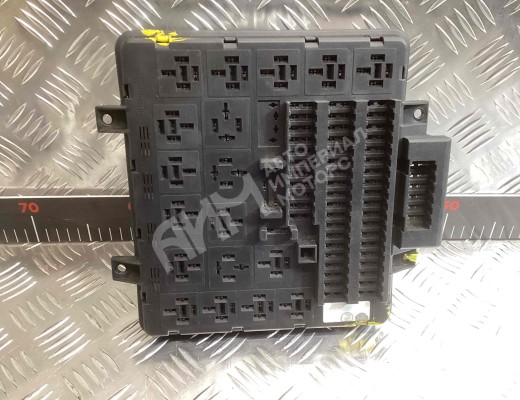 Блок предохранителей Renault Midlum I 2000-2006  Renault Midlum Midlum I 2000-2006
