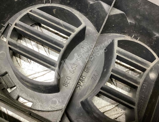 Решетка радиатора Audi A4 B6 (8EC, 8E5) 2000-2004  Audi A4 A4 B6 (8EC, 8E5) 2000-2004