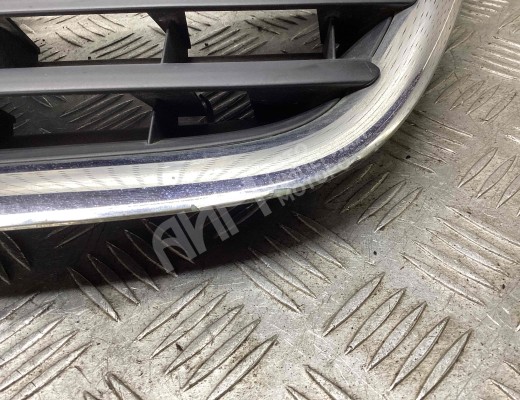 Решетка радиатора Volkswagen Touran I (1T) 2003-2006  Volkswagen Touran Touran I (1T) 2003-2006