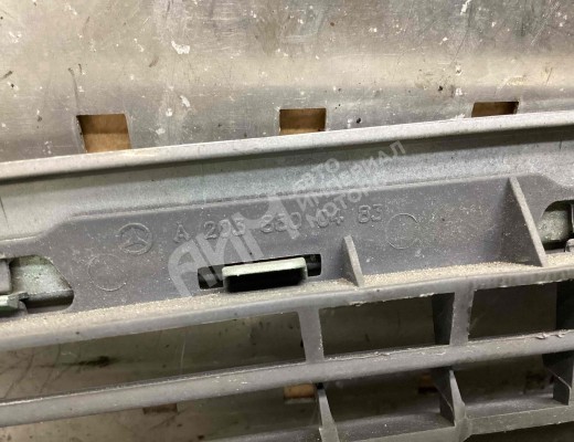 Решетка радиатора Mercedes C (W203) 2000-2004  Mercedes C C (W203) 2000-2004