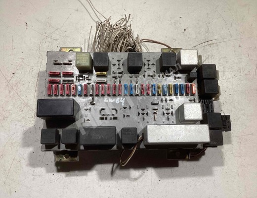 Блок предохранителей MAN L2000 1994-2002  MAN L2000 L2000 1994-2002