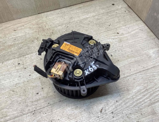 Моторчик печки Audi A4 B6 (8EC, 8E5) 2000-2004  Audi A4 A4 B6 (8EC, 8E5) 2000-2004