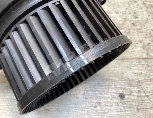 Моторчик печки Audi A4 B6 (8EC, 8E5) 2000-2004  Audi A4 A4 B6 (8EC, 8E5) 2000-2004